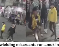 Knife-wielding miscreants run amok in Sagar, injure passerby; locals block road over delayed police response