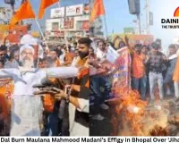 Effigy of Maulana Mahmood Madani Burnt in Bhopal as VHP, Bajrang Dal Protest His ‘Jihad’ Remark