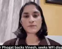 Mahavir Phogat backs Vinesh, seeks WFI dissolution
