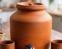  Earthen Pots Make a Comeback: Ludhiana Residents Turn to Matkas for Natural Cooling This Summer
