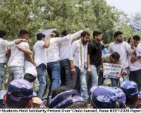 Aliah University Students Hold Solidarity Protest Over 'Chalo Sansad', Raise NEET-2026 Paper Leak Concerns