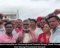 MP Farmers March Towards Bhopal Over Moong Procurement Demand, Break Police Barricades
