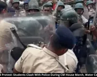 Patna TRE-4 Protest: Students Clash With Police During CM March