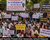 Teacher Aspirants Demand More Posts as Students Protest School Closures in Bhopal