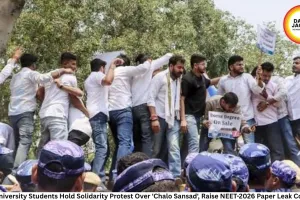 Aliah University Students Hold Solidarity Protest Over 'Chalo Sansad', Raise NEET-2026 Paper Leak Concerns