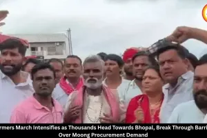 MP Farmers March Towards Bhopal Over Moong Procurement Demand, Break Police Barricades