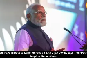 PM Modi Pays Tribute to Kargil Heroes on 27th Vijay Diwas, Salutes Soldiers' Sacrifice