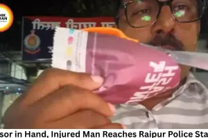 Scissor in Hand, Injured Man Reaches Raipur Police Station; Video Goes Viral, Alleges Friend's Attack and Names Political Leaders