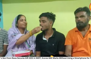 Tea Seller’s Son from Rewa Secures AIR 2221 in NEET, Scores 640 Marks Without Using a Smartphone for Two Years