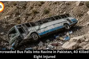 40 Killed as Overcrowded Bus Crashes Into Ravine in Pakistan