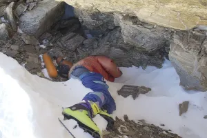 India Plans Perilous Mission to Bring Everest’s ‘Green Boots’ Home After 30 Years