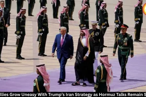 Gulf States Uneasy With Trump’s Iran Strategy as Strait of Hormuz Talks Stall