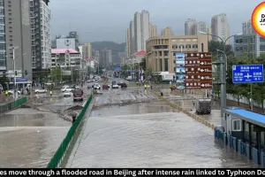 Typhoon Dolphin Floods Beijing Roads, Disrupts Buses and Shuts 150 Tourist Sites